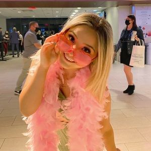 Meet your Posher, Sierra